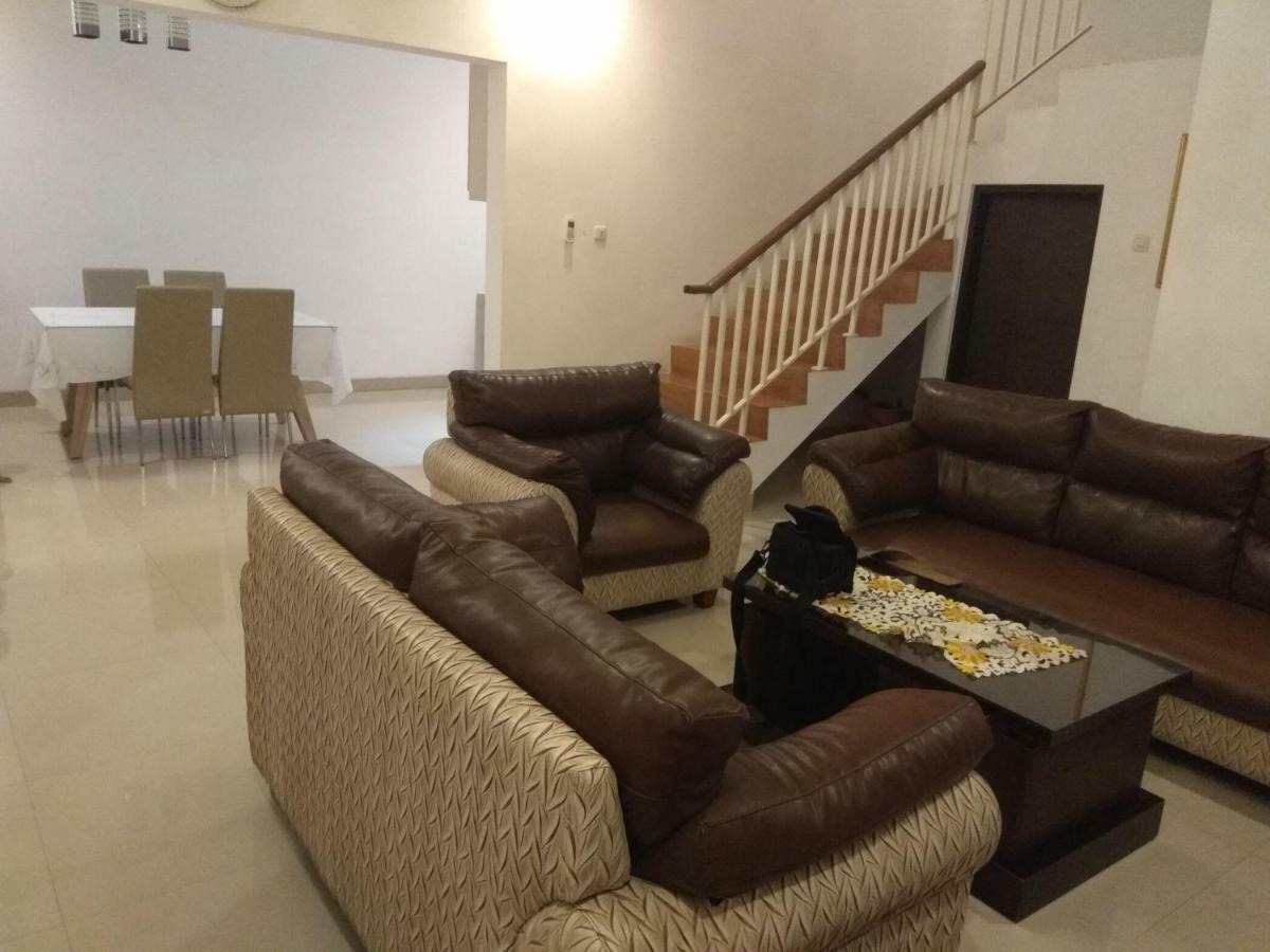 יוגיאקרטה Fams Homestay By Fh Stay מראה חיצוני תמונה