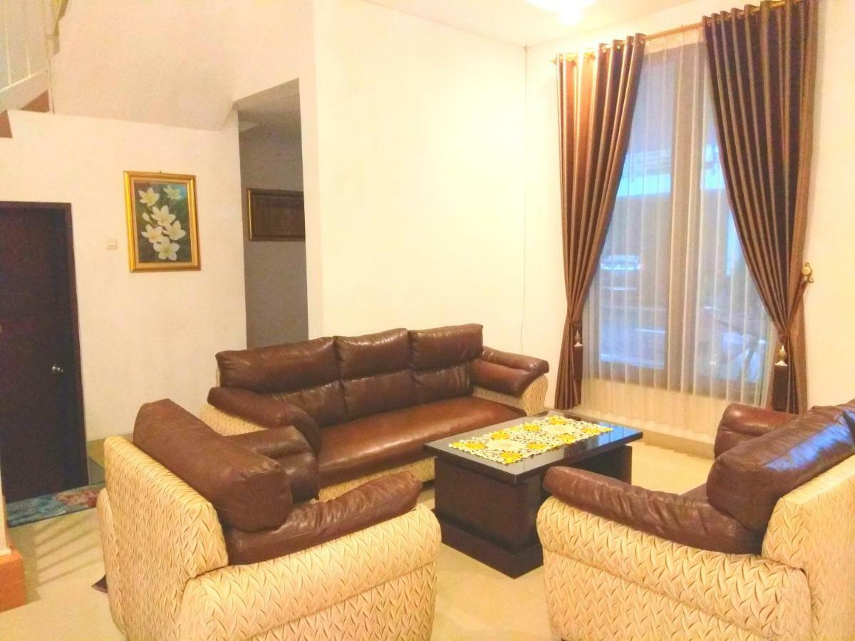 יוגיאקרטה Fams Homestay By Fh Stay מראה חיצוני תמונה